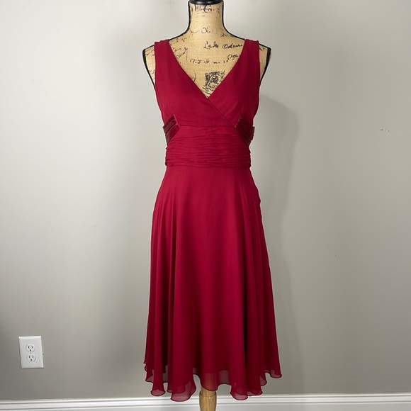 Donna Morgan Dresses & Skirts - Donna Morgan Silk Red Dress new with tags
